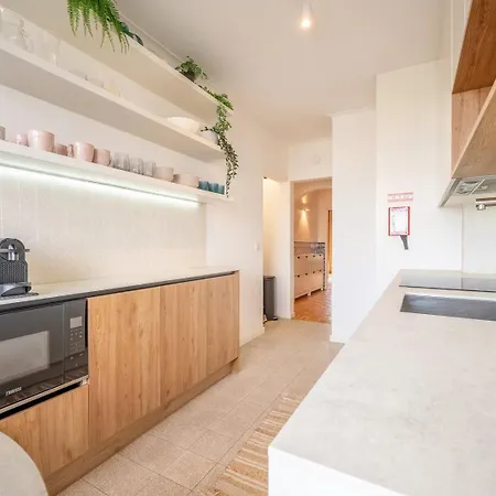 Lägenhet Guestready - Lisbon Getaway With Balcony *